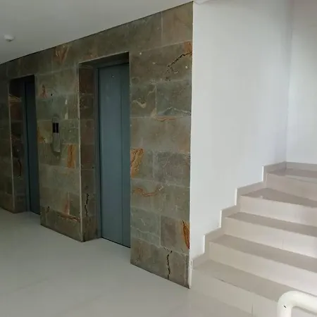 Apartamento Lindo Con Excelente Vista Bahia